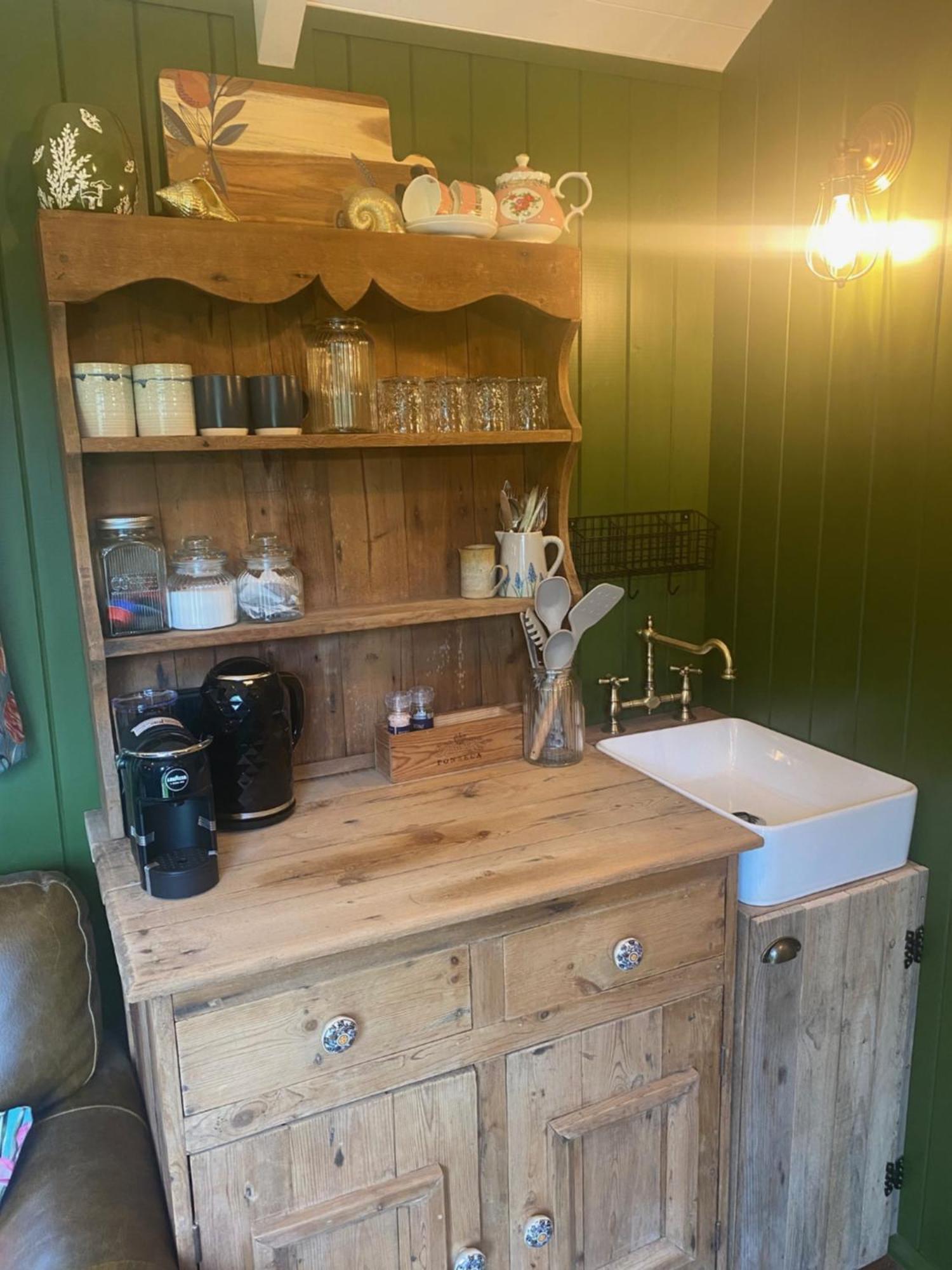 The Goose Nest Luxury Lakeside Shepherd Hut In Cardinham Woods, Cornwall Exterior foto